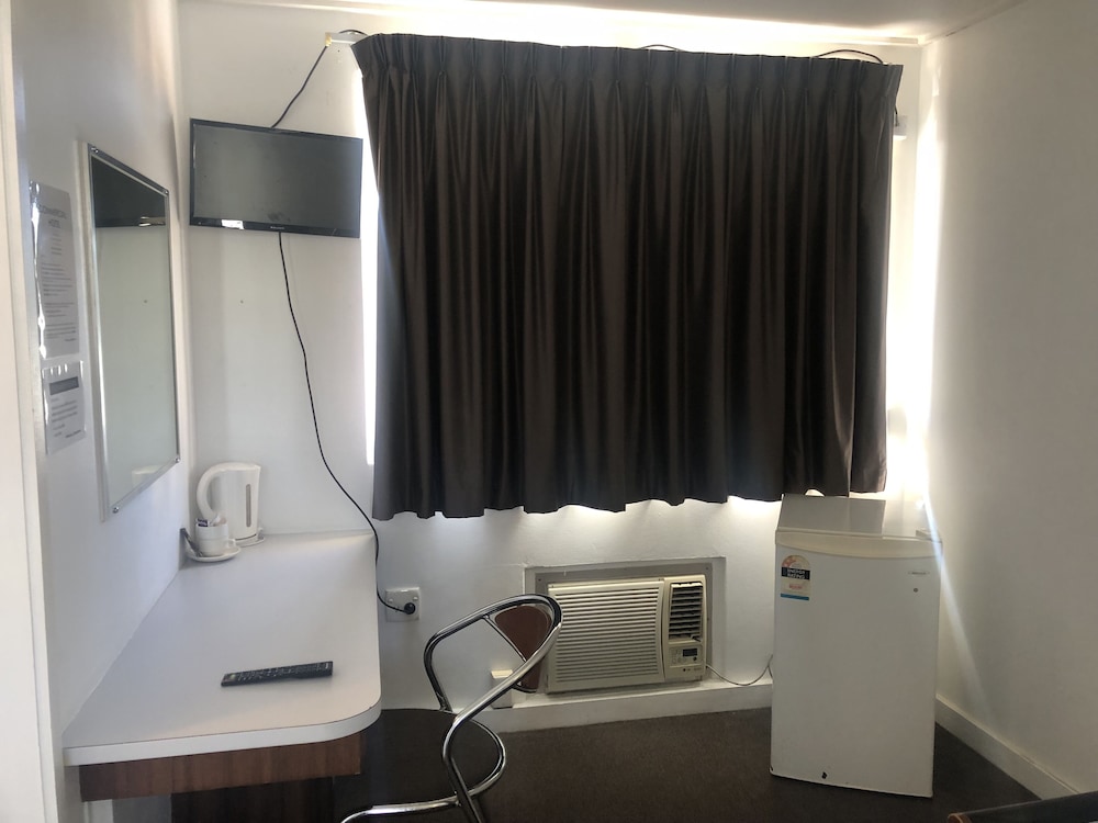 Basic Single Room photo 2