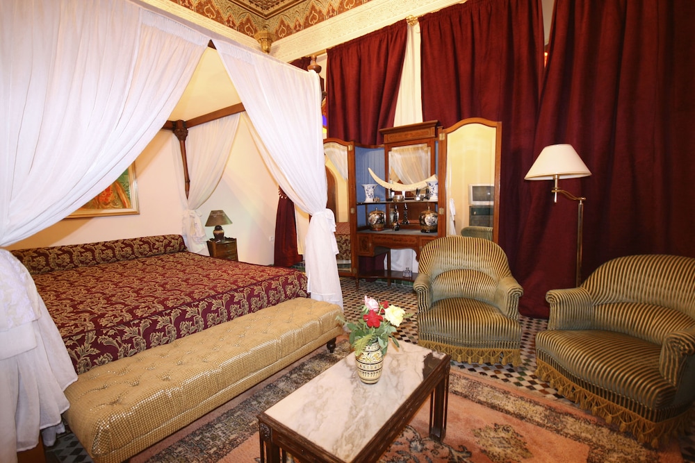 Royal Suite, Courtyard View - Photo 11