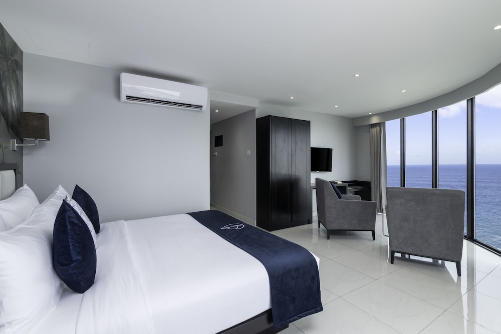Signature Panoramic Sea Front View - Photo 10