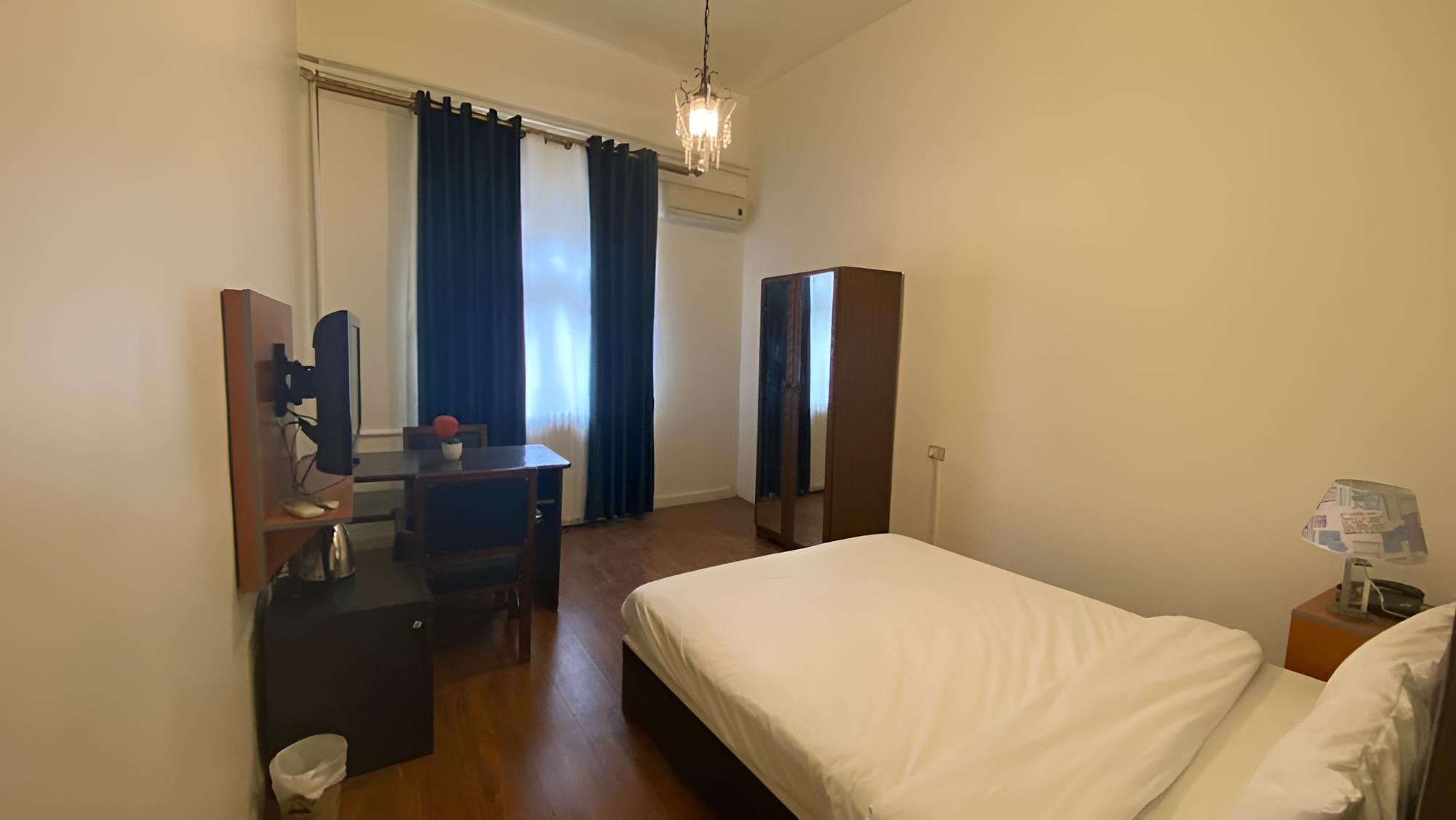 Double Room - Photo 9