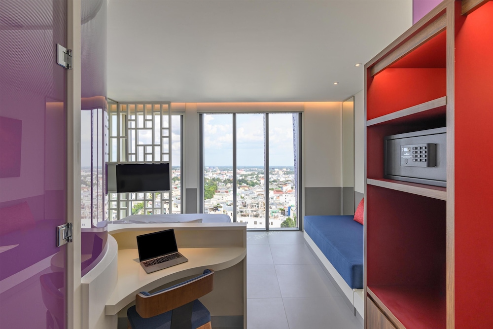 Deluxe Room, Multiple Beds, City View photo 2