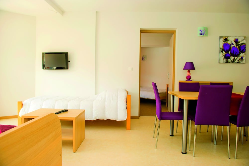 Standard Apartment, 2 Bedrooms (6 people) photo 3