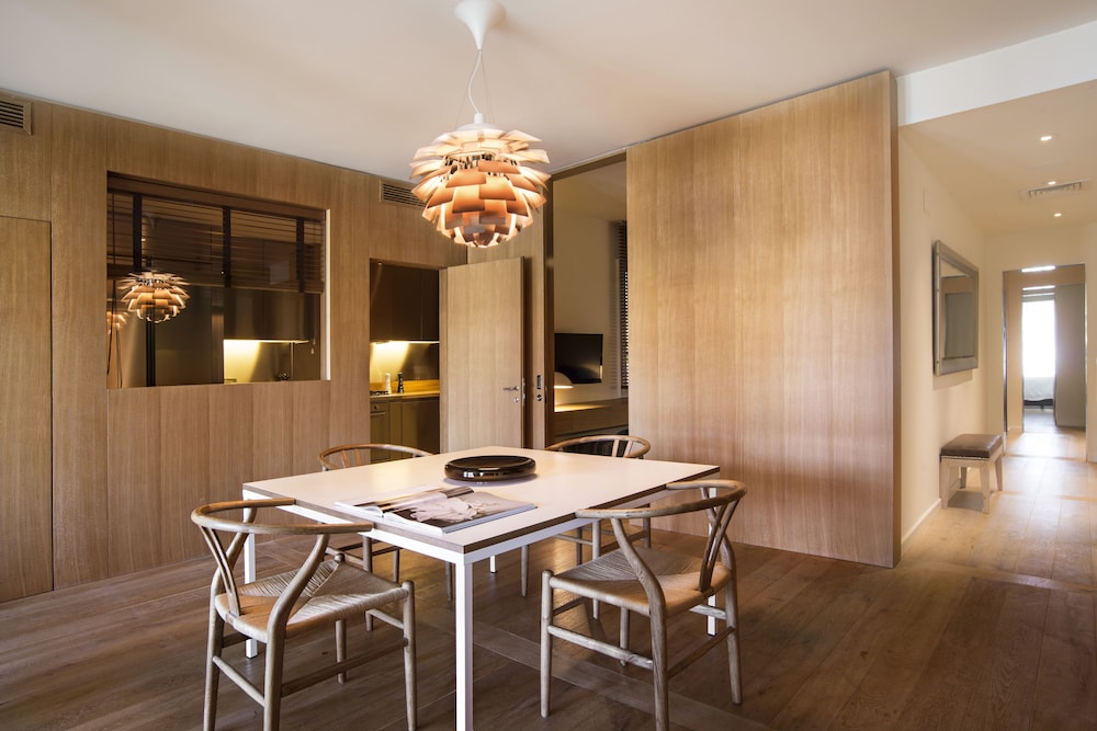 Design Suite (Non Smoking)