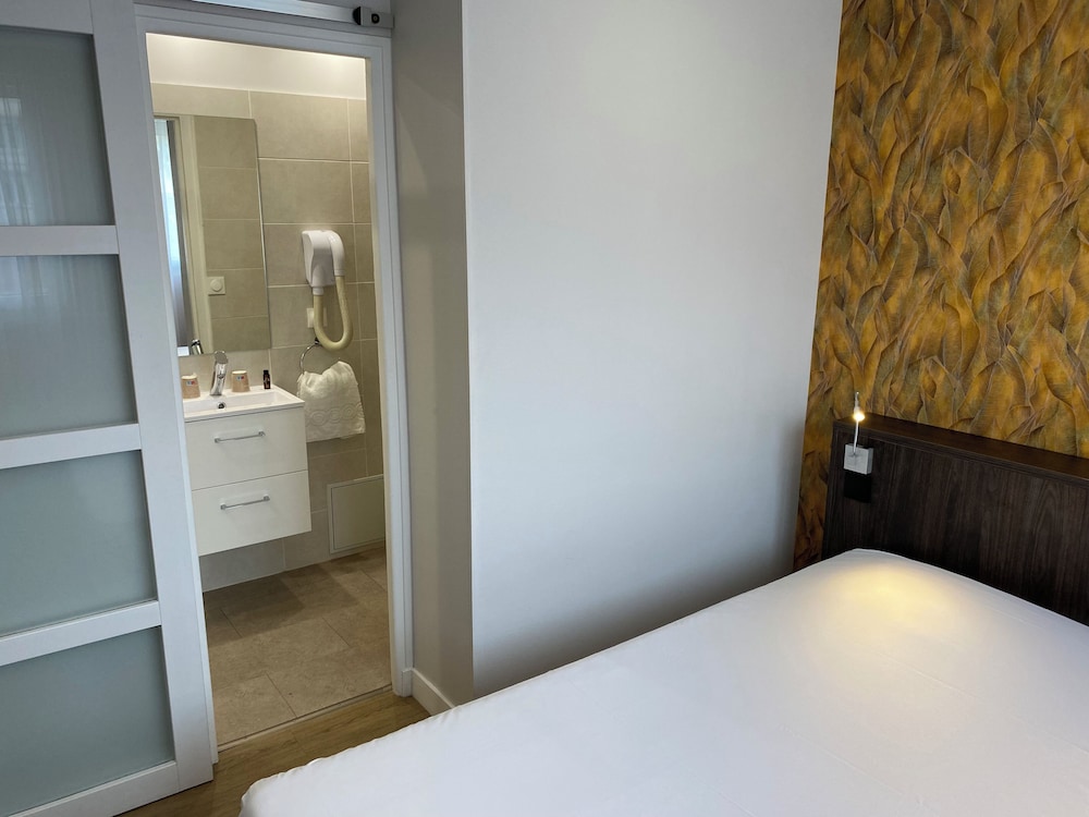 Superior Double Room, Partial Sea View