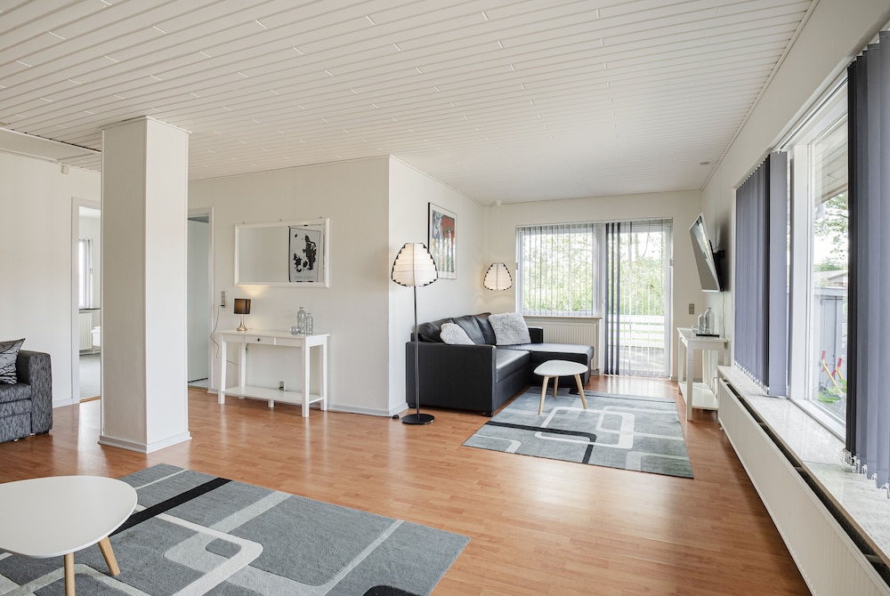 Family Room, 2 Bedrooms, Patio photo 1