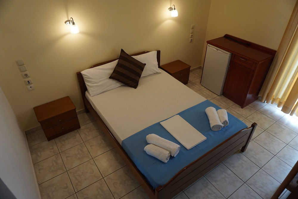 Quadruple Room, Partial Sea View