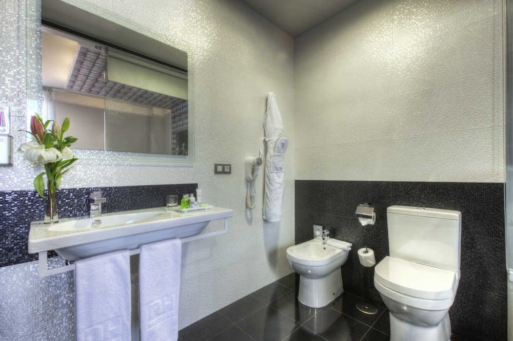 Standard Room - Photo 21
