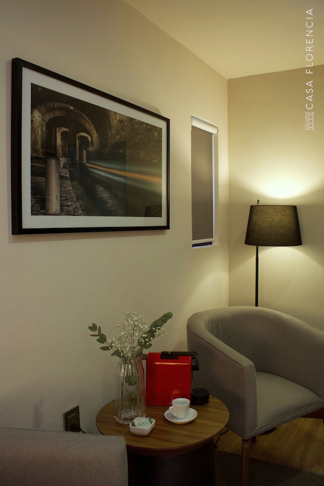 Standard Suite, 2 Queen Beds (Geranio) photo 2