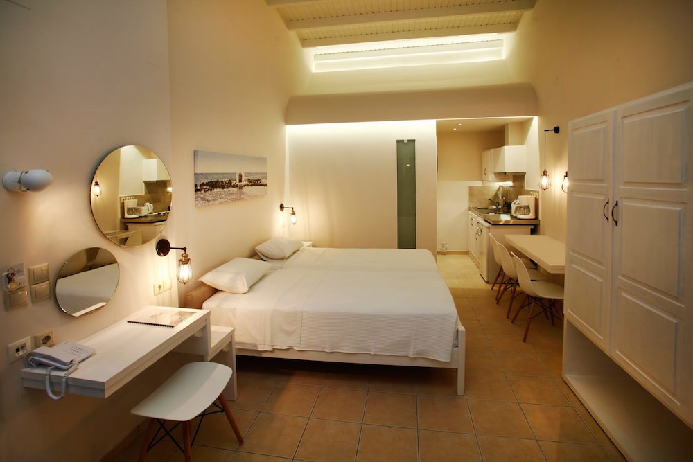 Studio, Balcony, Mezzanine (Aphrodite) photo 1