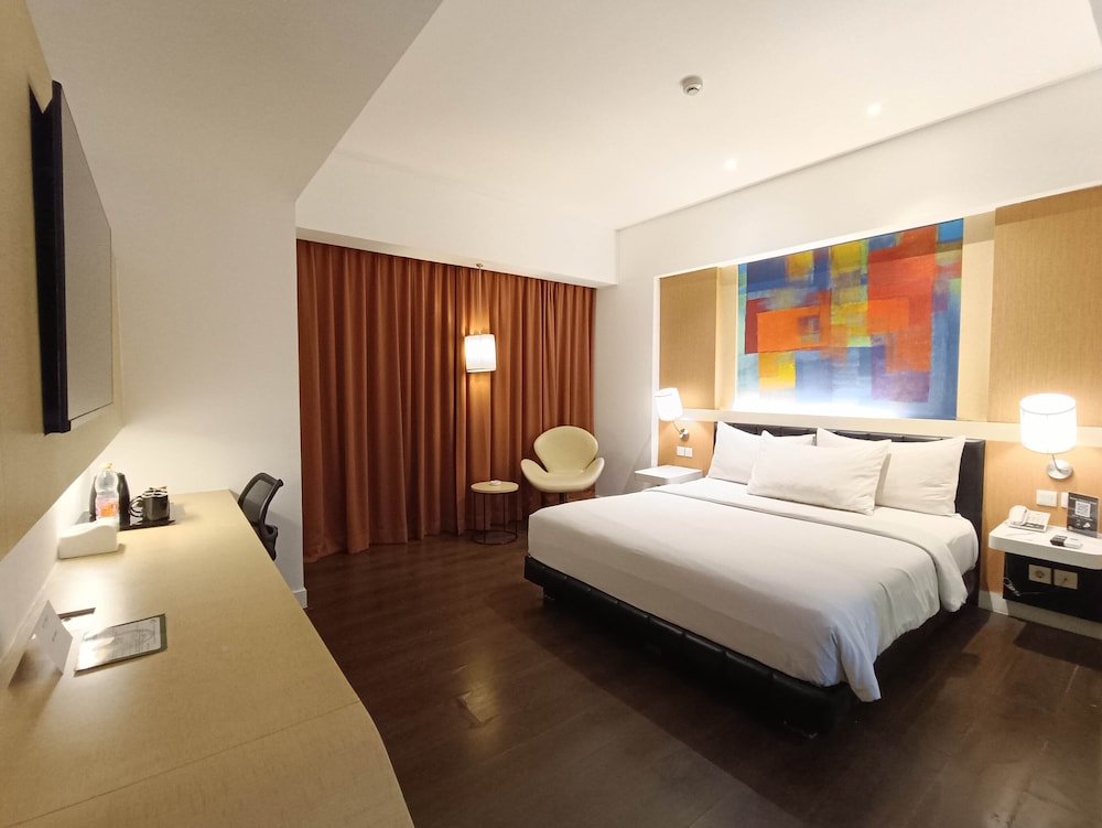Deluxe King Room photo 2