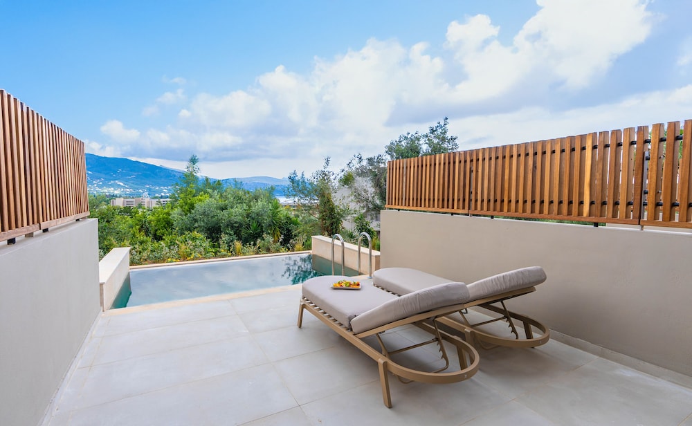 Executive Junior Suite with Private Pool & Sea View - Photo 1