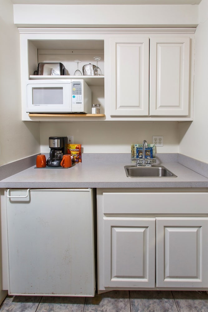Traditional Room, 2 Queen Beds, Kitchenette, Bay View