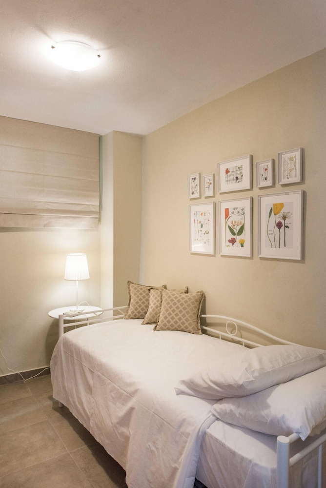 House, Multiple Beds, Non Smoking