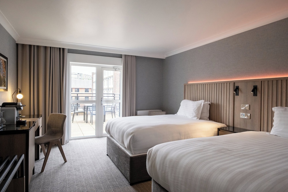 Deluxe Suite, 2 Double Beds, Balcony (Quay View) photo 2