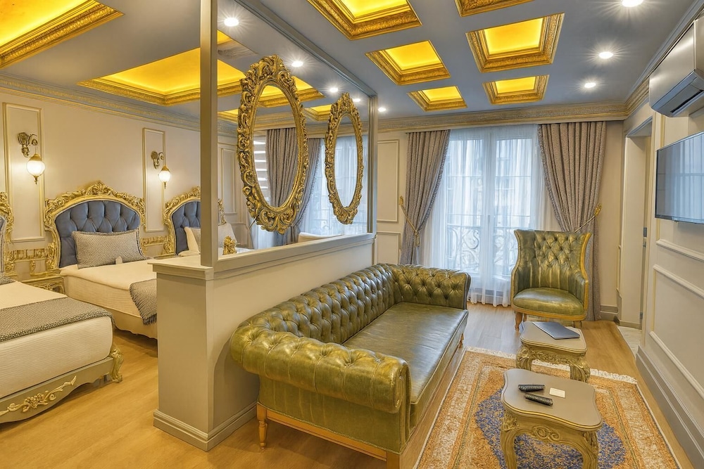 Luxury Suite photo 3