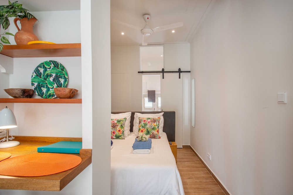 Flamingo Petite ground floor studio, with small terrace and shared plunge pool photo 2