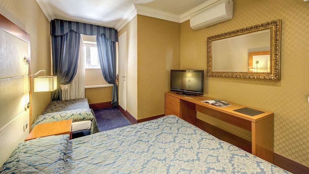 Economy Quadruple Room photo 1