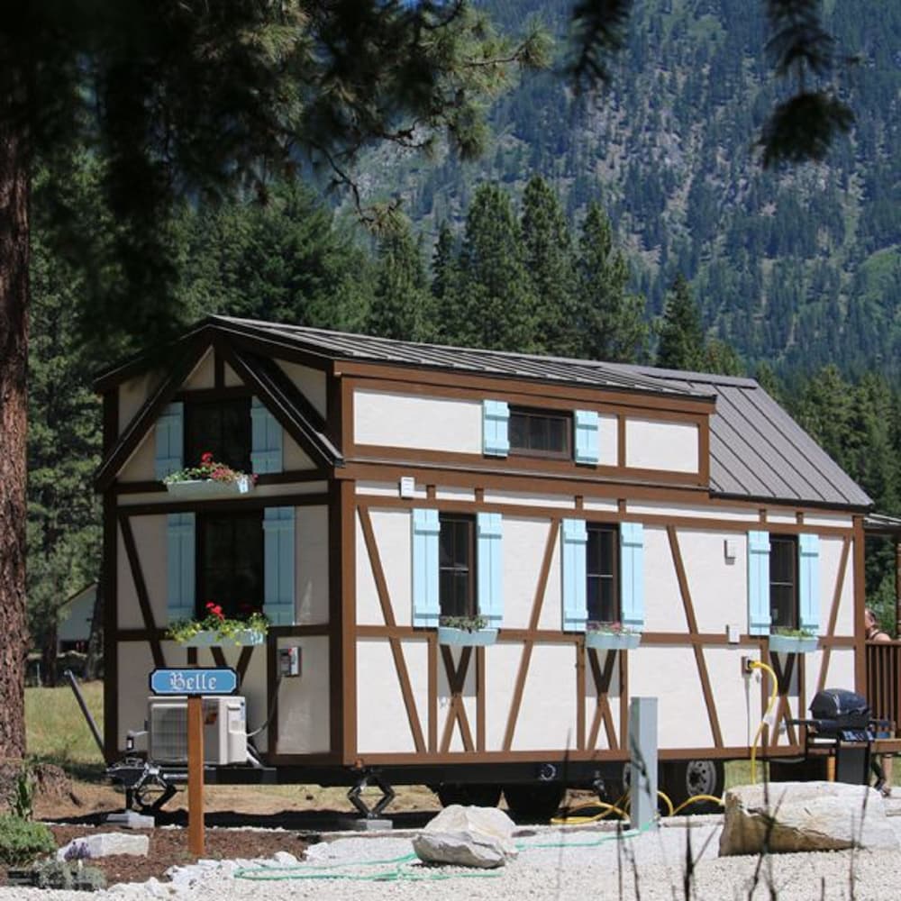 House, 1 Bedroom (Tiny House, No Pets, Linens Included) photo 2