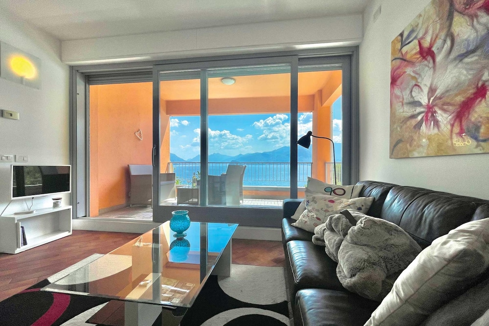 Family Apartment, Multiple Bedrooms, 2 Bathrooms, Mountainside (Gaeta 'Lake View') photo 2