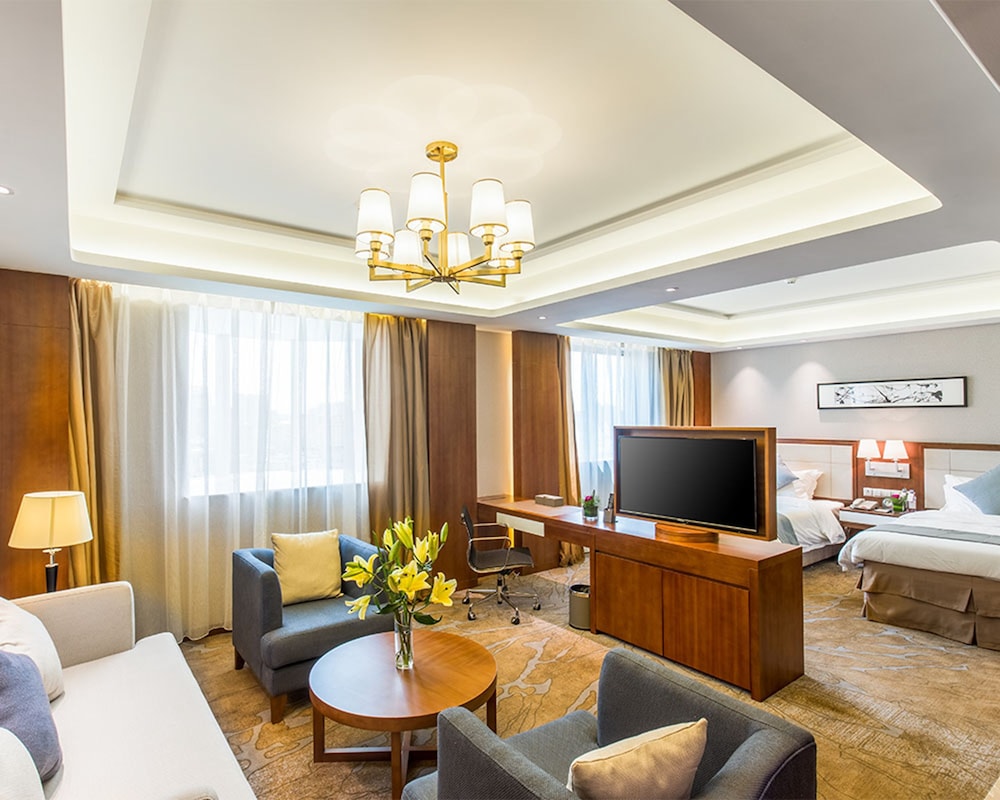 Executive Family Room photo 1