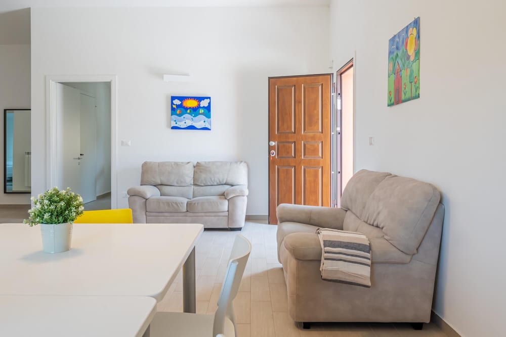 Apartment photo 2