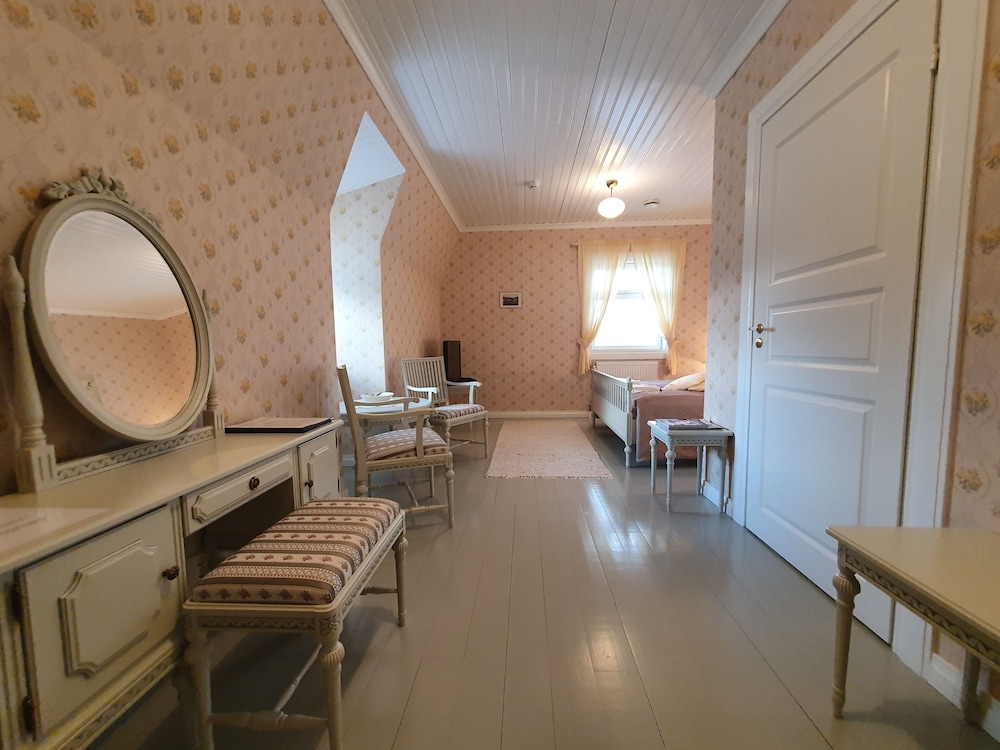 Main building double room 2