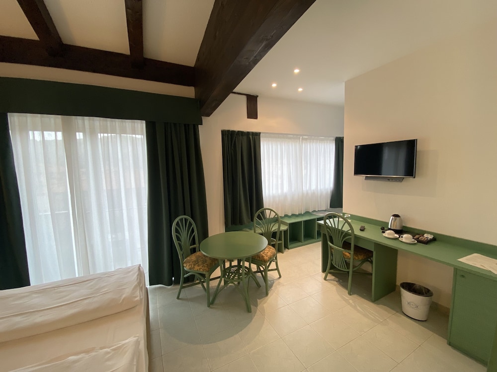 Elite Double Room photo 2