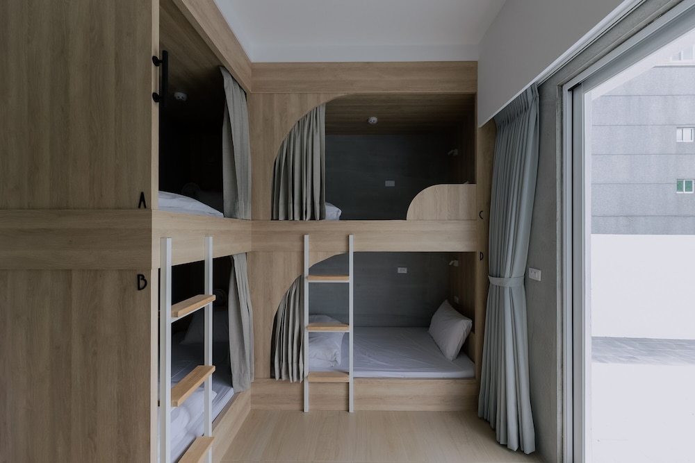 Basic Shared Dormitory, Men only photo 1