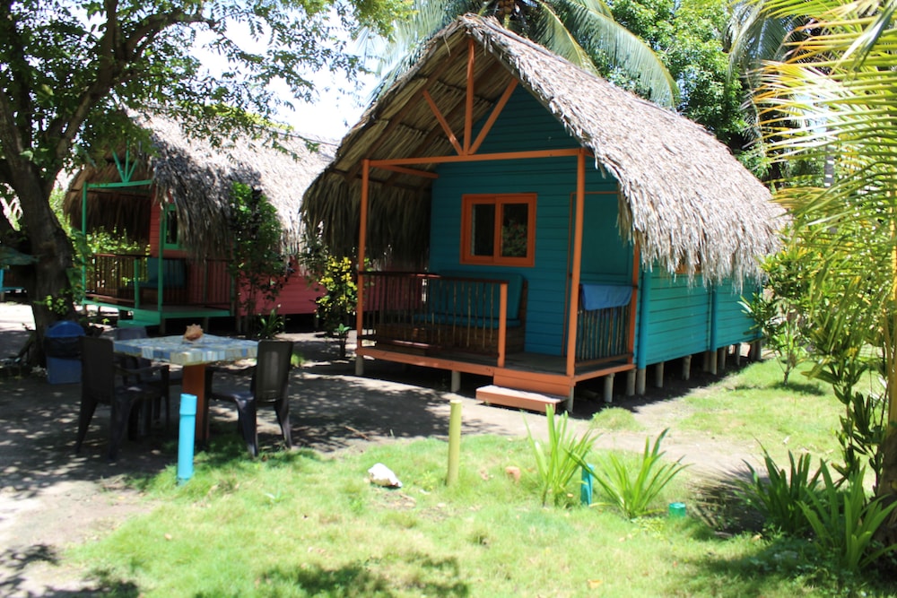 Cabin (Bungalow 3 - Blue) photo 3