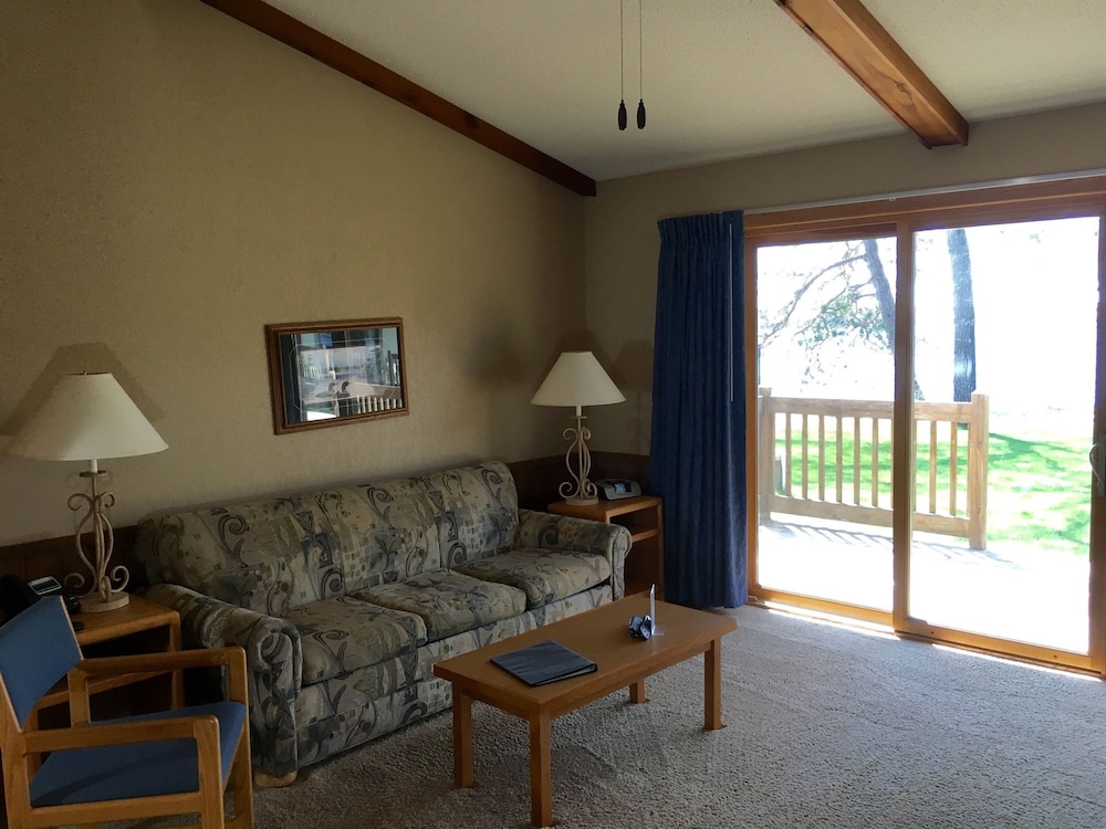 Comfort Townhome, 1 Bedroom, Lake View photo 2
