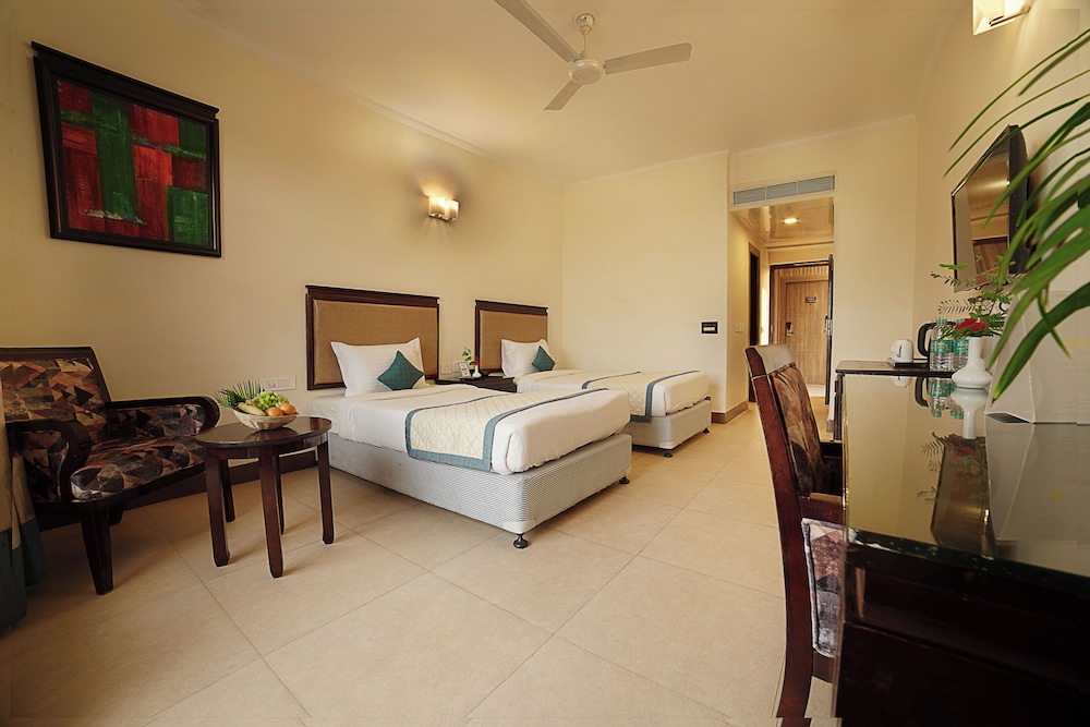 Deluxe Room with Private Balcony