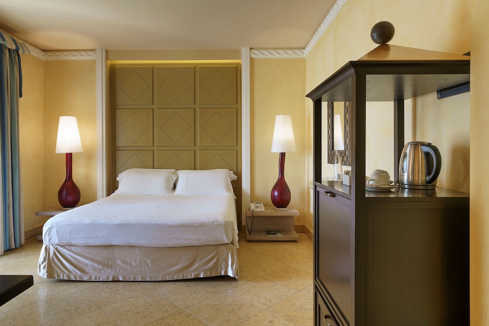 Classic Double or Twin Room - Photo 1