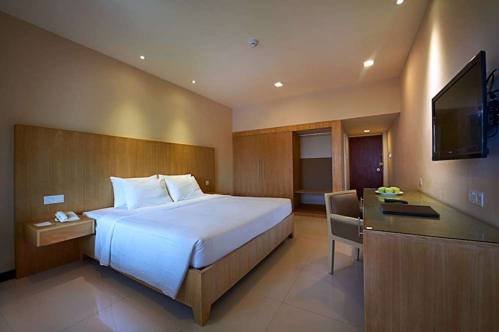 Deluxe King Room with Sea View photo 2