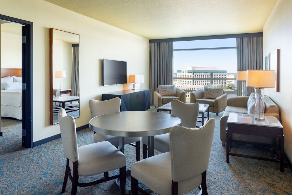 Newly Renovated Suite, 1 Bedroom photo 3