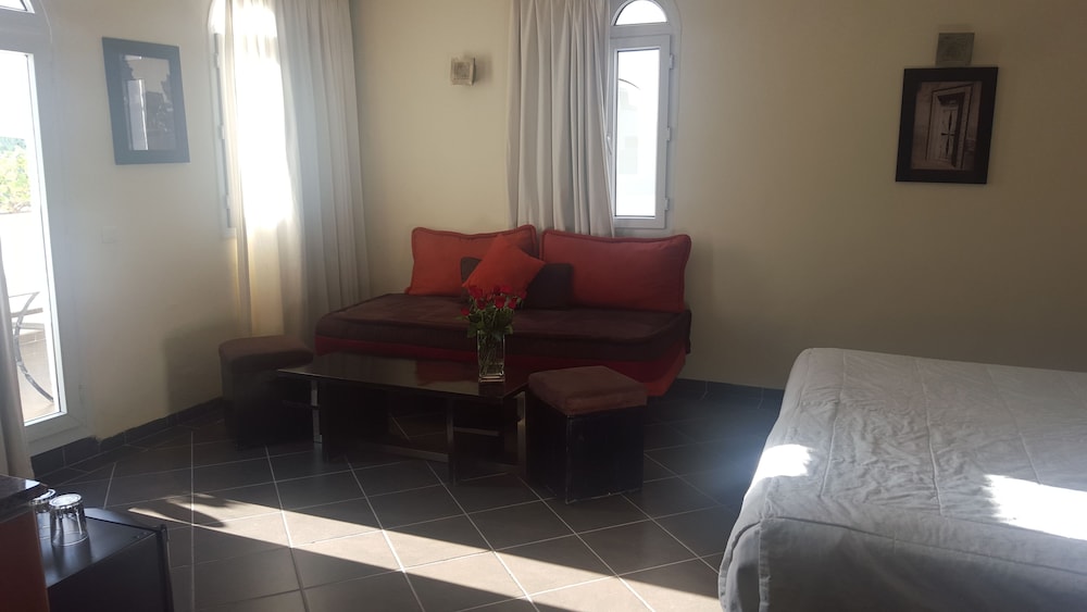 Standard Double Room - Photo 3