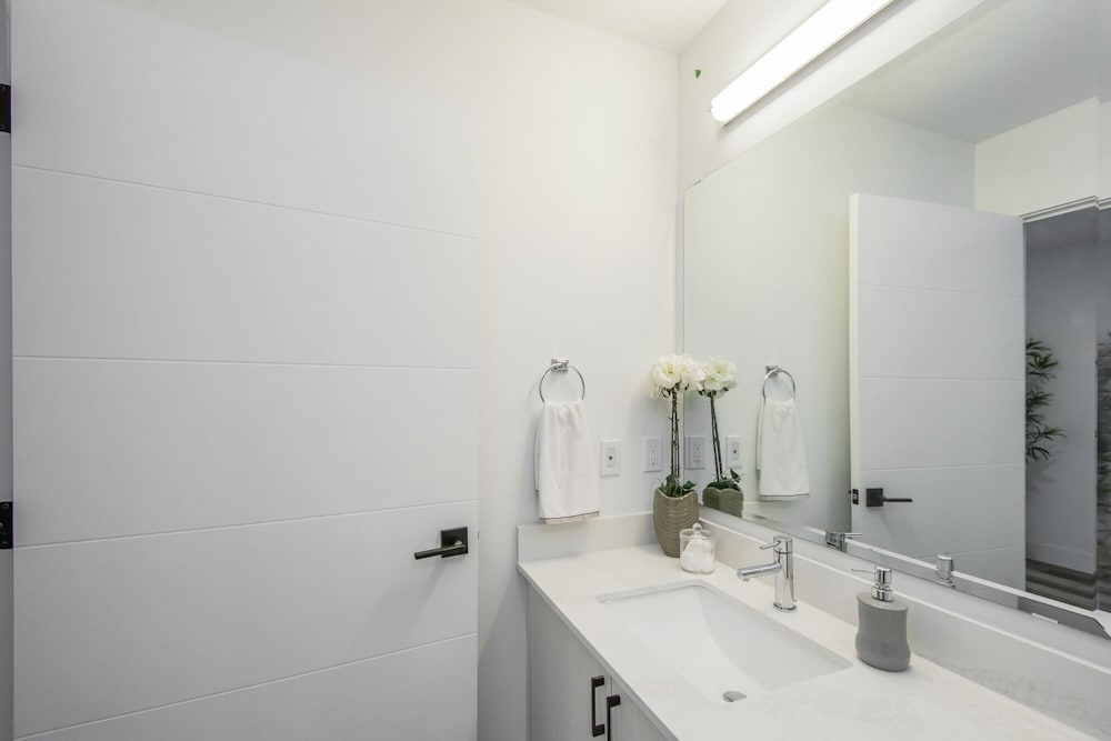 Luxurious 3 Bedroom Brand NEW Town House, 사진 57
