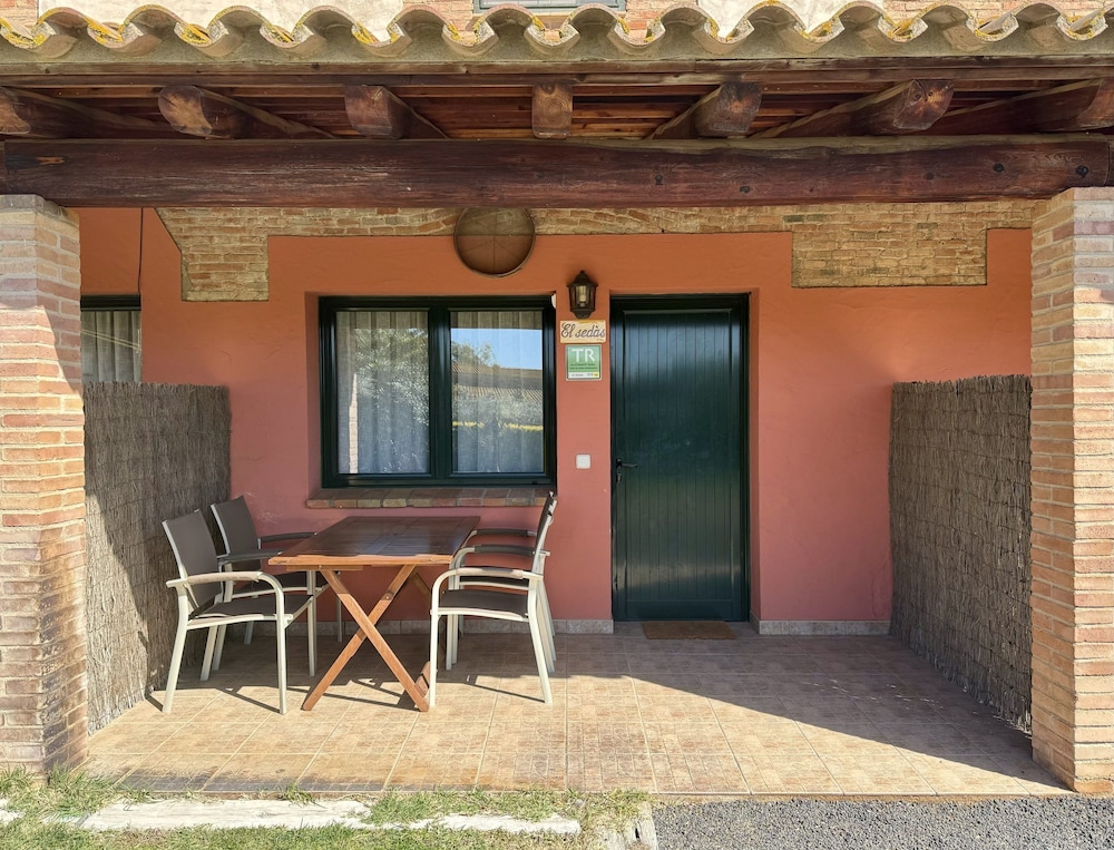 Comfort Apartment, 2 Bedrooms, Kitchen, Garden View photo 2