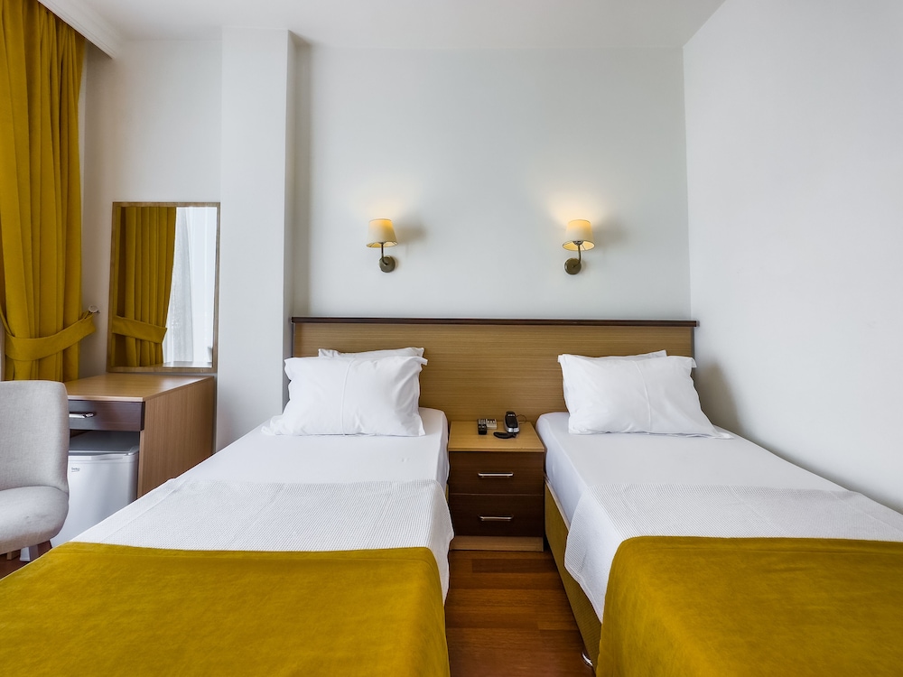 Standard Twin Room, Sea View - Photo 5