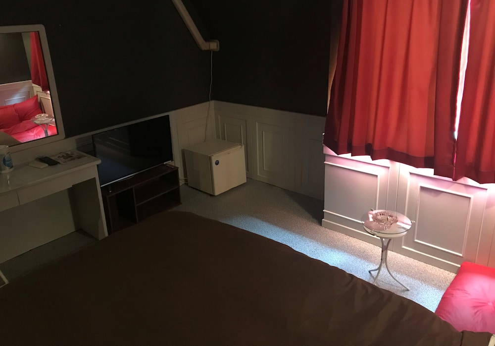 Room B photo 3