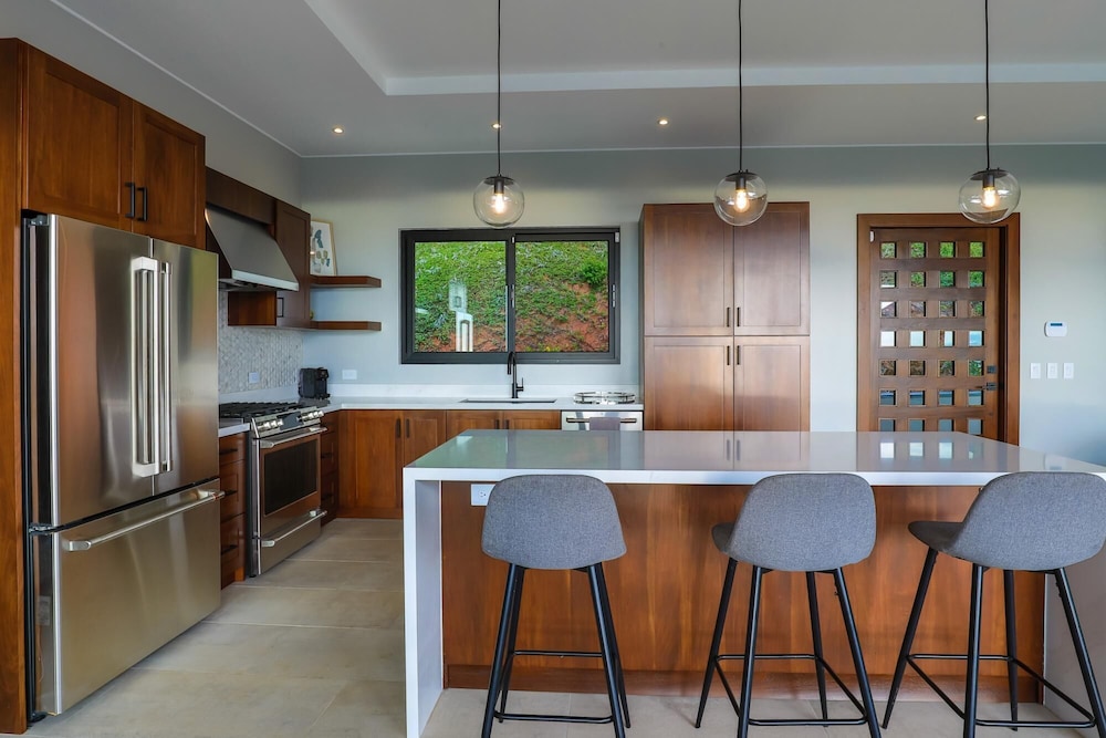 Villa photo 2