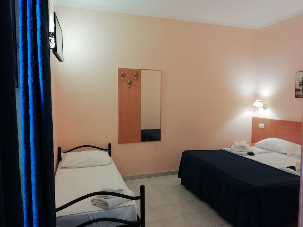 Quadruple Room, 1 Bedroom, Annex Building photo 3