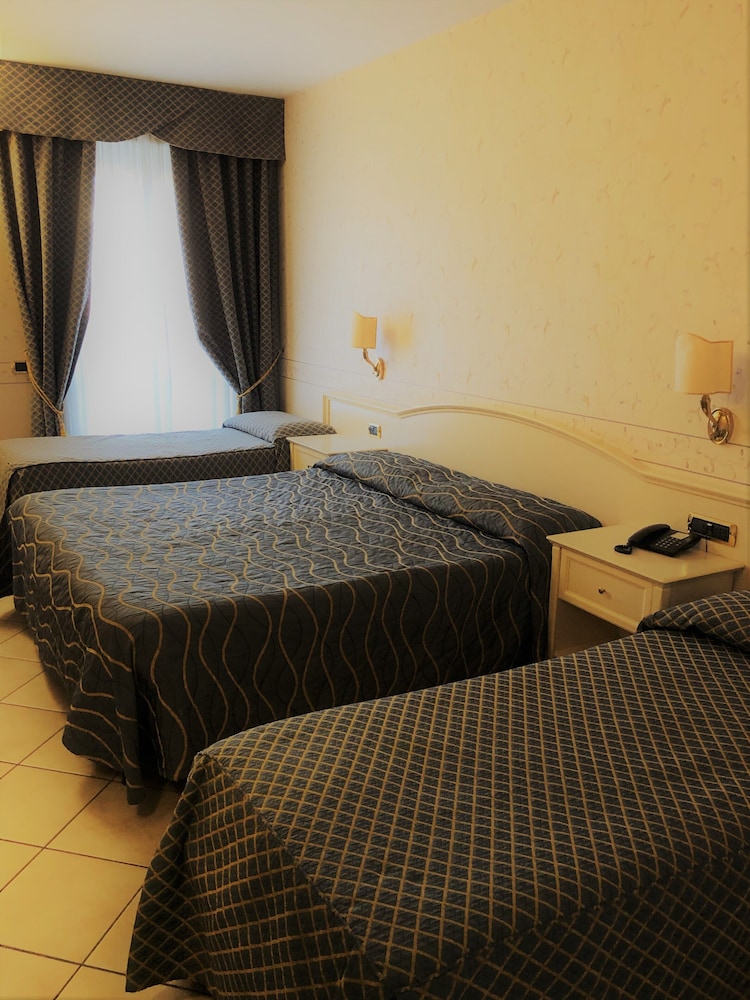 Triple Room - Photo 3
