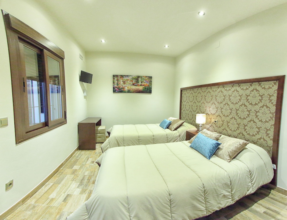 Twin Room (Single Use)