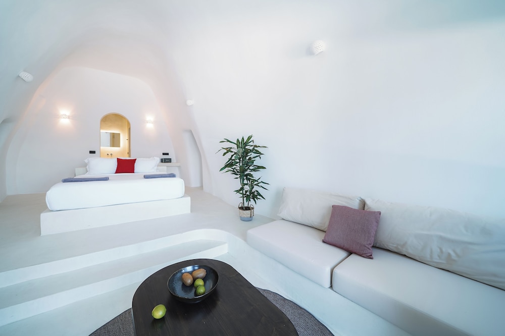 Honeymoon Suite - Photo 5