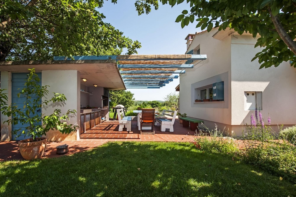 Villa, Smoking