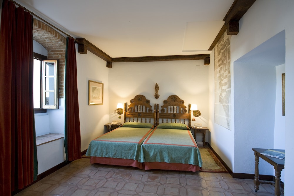Standard Double Room (with extra bed for adult)