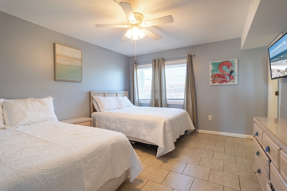 Comfort Condo, 2 Bedrooms, Non Smoking, Beach View