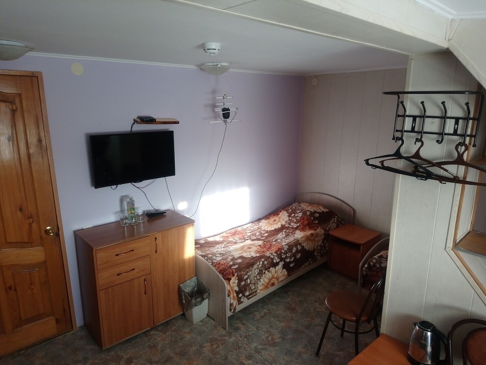 Basic Room, Shared Bathroom (#5) photo 2
