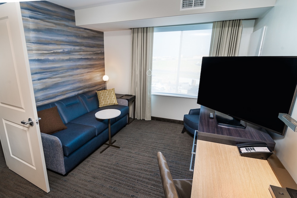 Suite, Multiple Beds - Photo 9