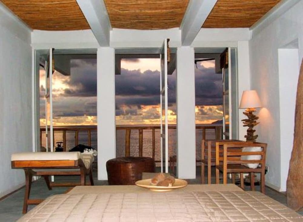 Suite, Sea View photo 3